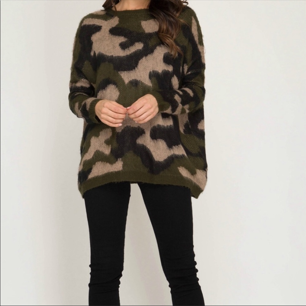 NWT. Camouflage sweater. Great for fall!